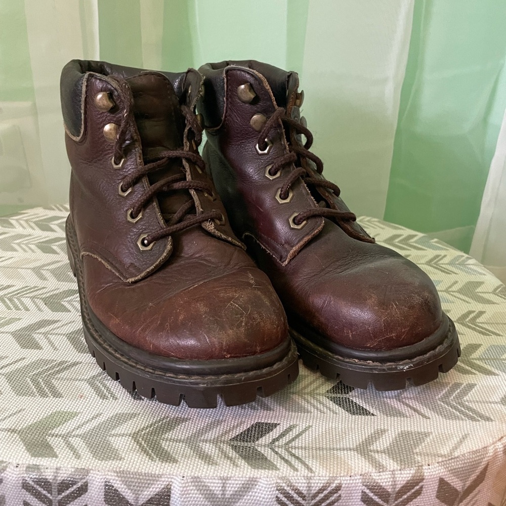 Vintage Leather Y2K Boots 🥾